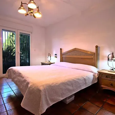 Holiday home Con Piscina Para 8 Personas *
