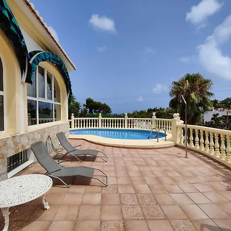 Holiday home Con Piscina Para 8 Personas